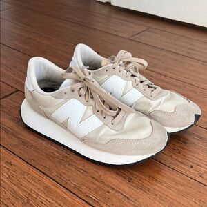 New Balance 237 Women’s Beige and White Sneakers size 7.5